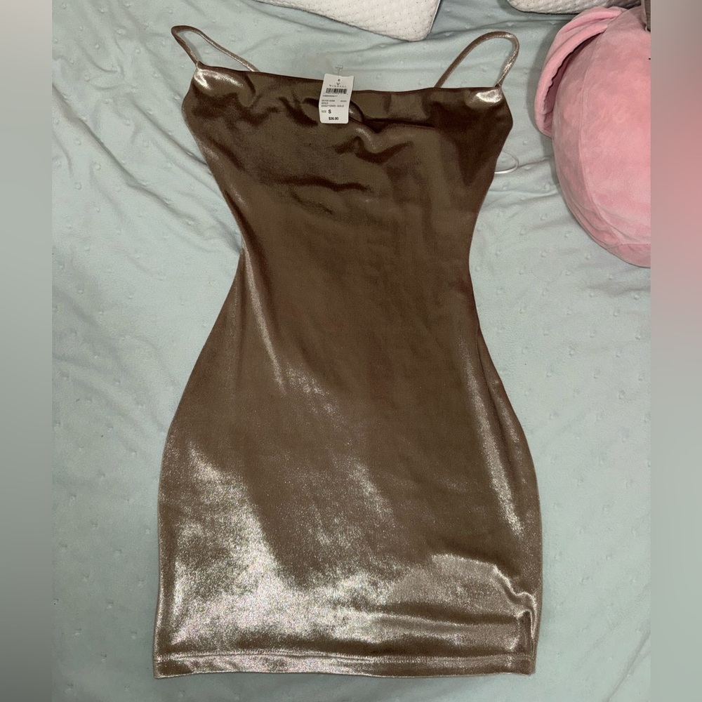 Metallic gold dress - perfect for the new years!